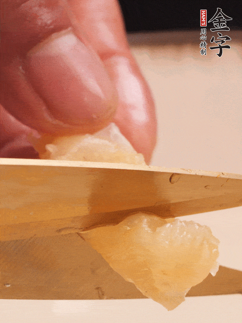 取出放入清水中，清洗表面，再剪成小段